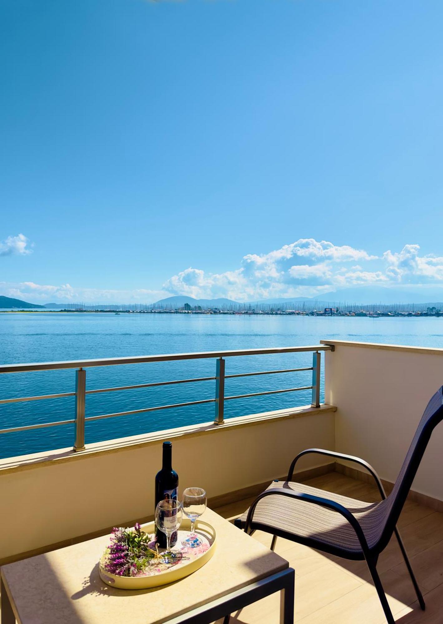 Bluish 3A Apartment Preveza Exterior foto